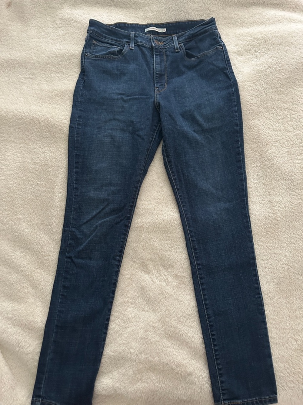 Levi's Women's Dark Indigo Skinny Jeans size 31